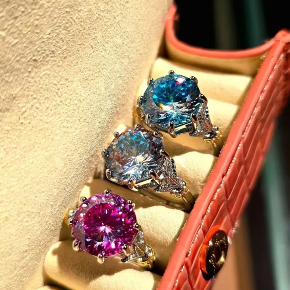 🆕 Elegant Two Tone Moissanite Gemstone Ring - SIZE 7